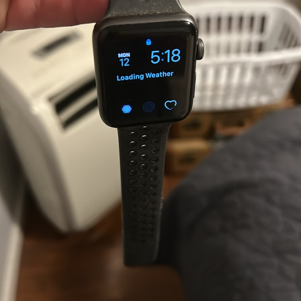 Apple Watch - Picture 3 of 3
